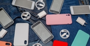 Phụ Kiện Điện Thoại Nào Đang Bán Chạy Nhất Để Nhập Sỉ Năm 2025?